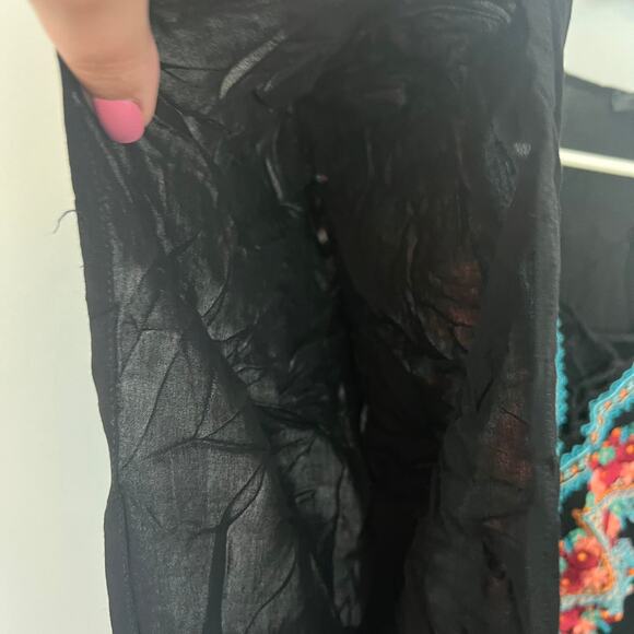 Andree by Unit Faux Poncho Top w/ Embroidered Neckline Women's Size Small - Picture 3 of 8